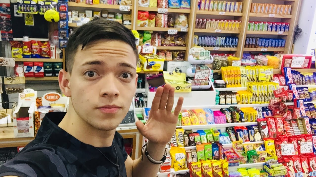 un kiosco de dulces y diversion