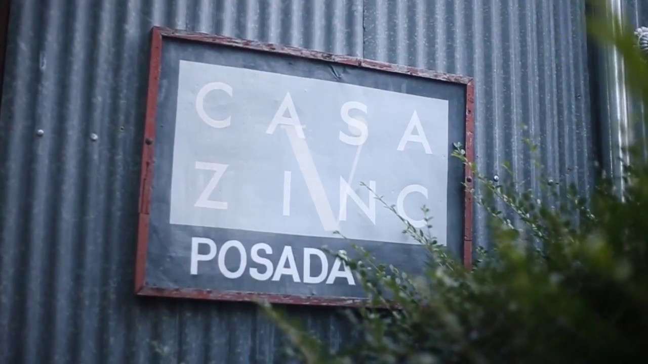 una casa de zinc