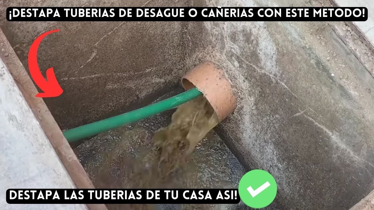un drenaje atascado de popo