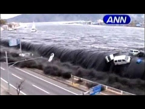 un tsunami de agua turquesa