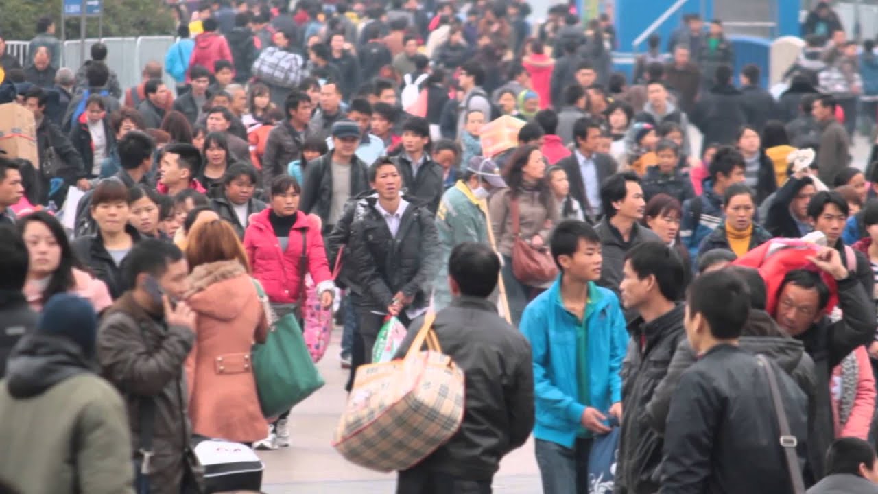 una multitud de personas