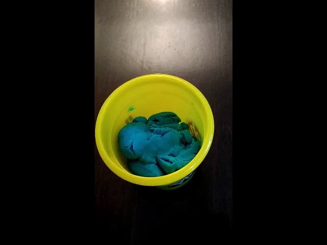 la suavidad de la plastilina blanca