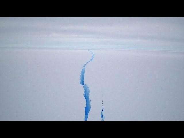 un iceberg que se rompe una vision de cambios drasticos