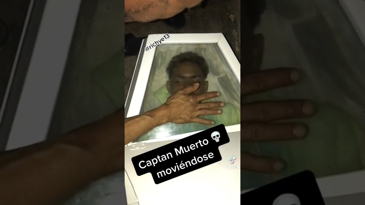 una urna y un muerto