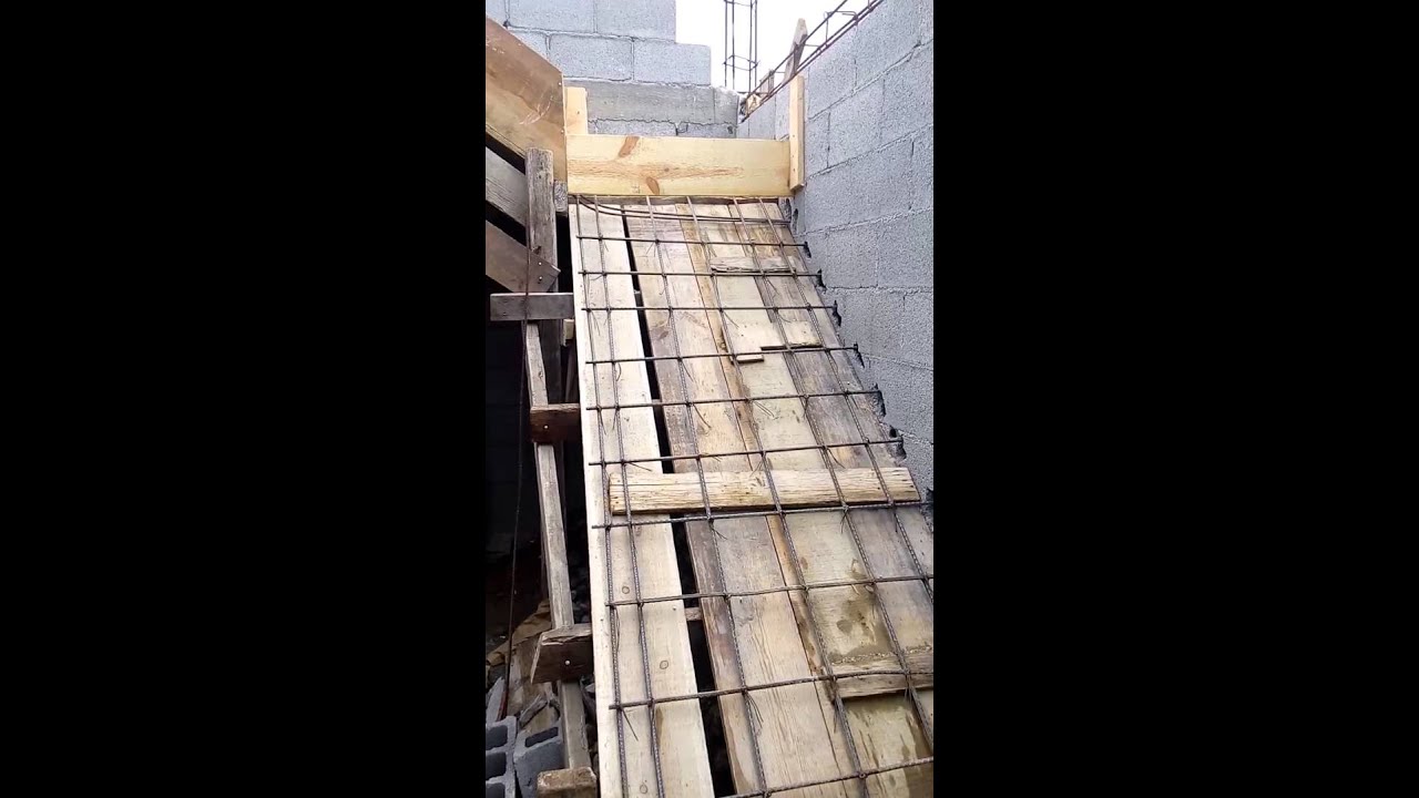 gradas de cemento una escalera hacia tus metas