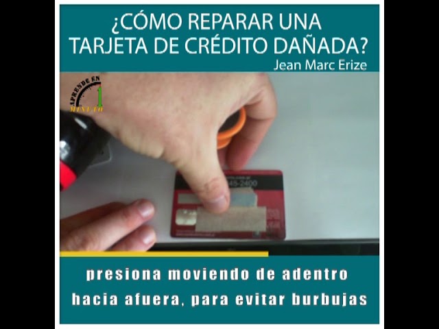 una tarjeta de debito rota